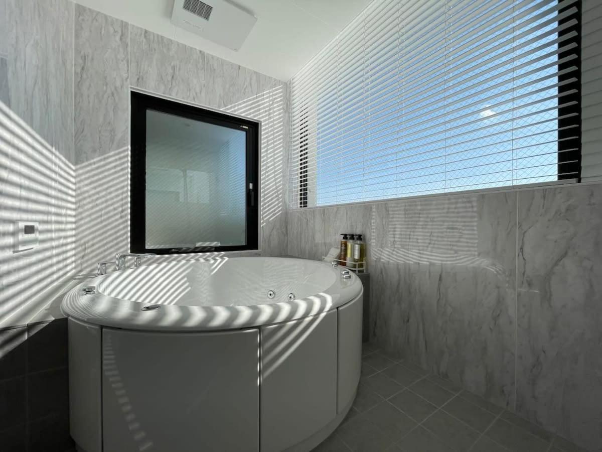 Bhotel Nekoyard - Scenic Penthouse Studio With Jacuzzi & Spacious Terrace Hiroshima Exterior photo